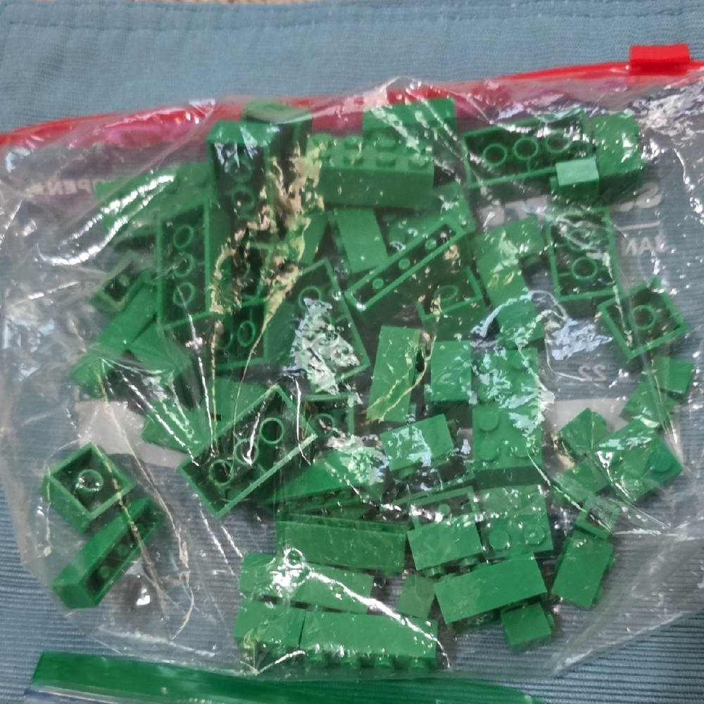 OFF Brand Building Block Set - Picture 5 of 6